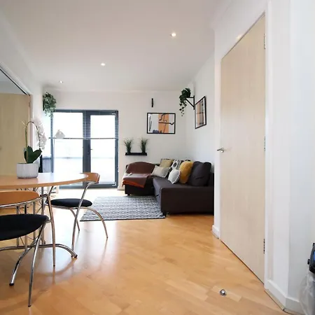 Centrally Located Spacious 2Br | Cohost Partners Cardiff Exterior photo
