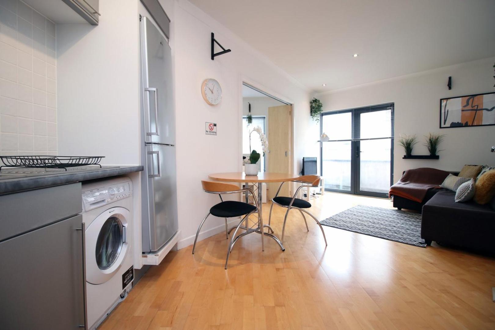 Centrally Located Spacious 2br | Cohost Partners Apartment Cardiff