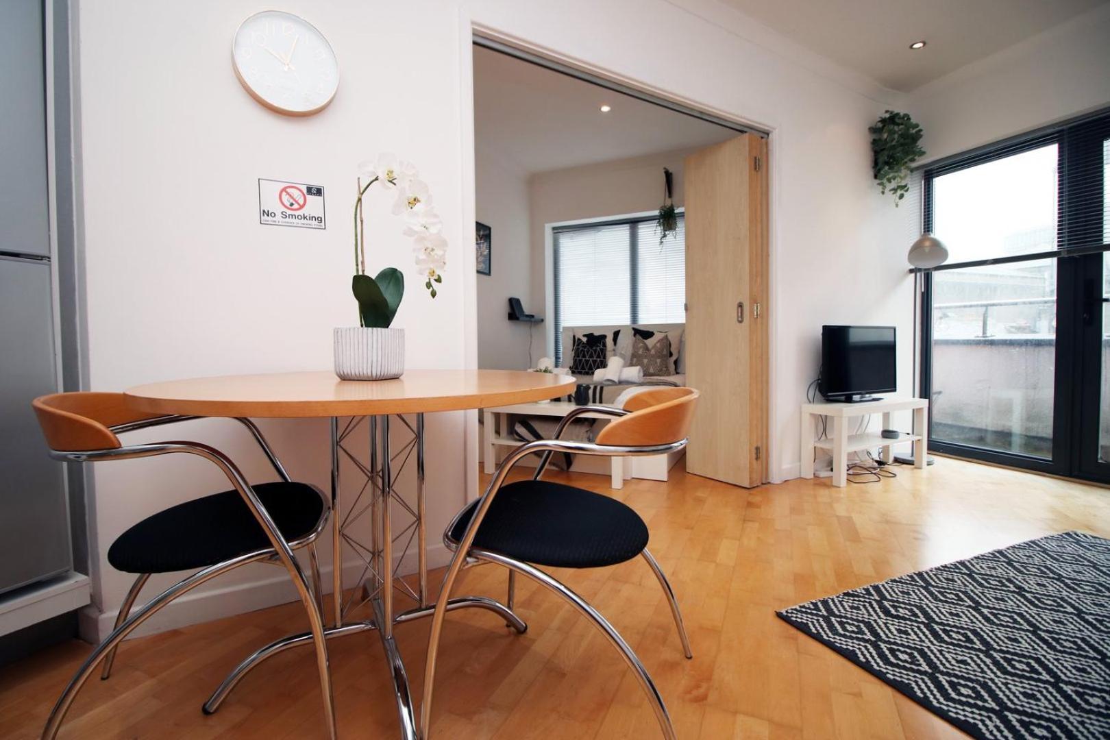 Centrally Located Spacious 2br | Cohost Partners Cardiff