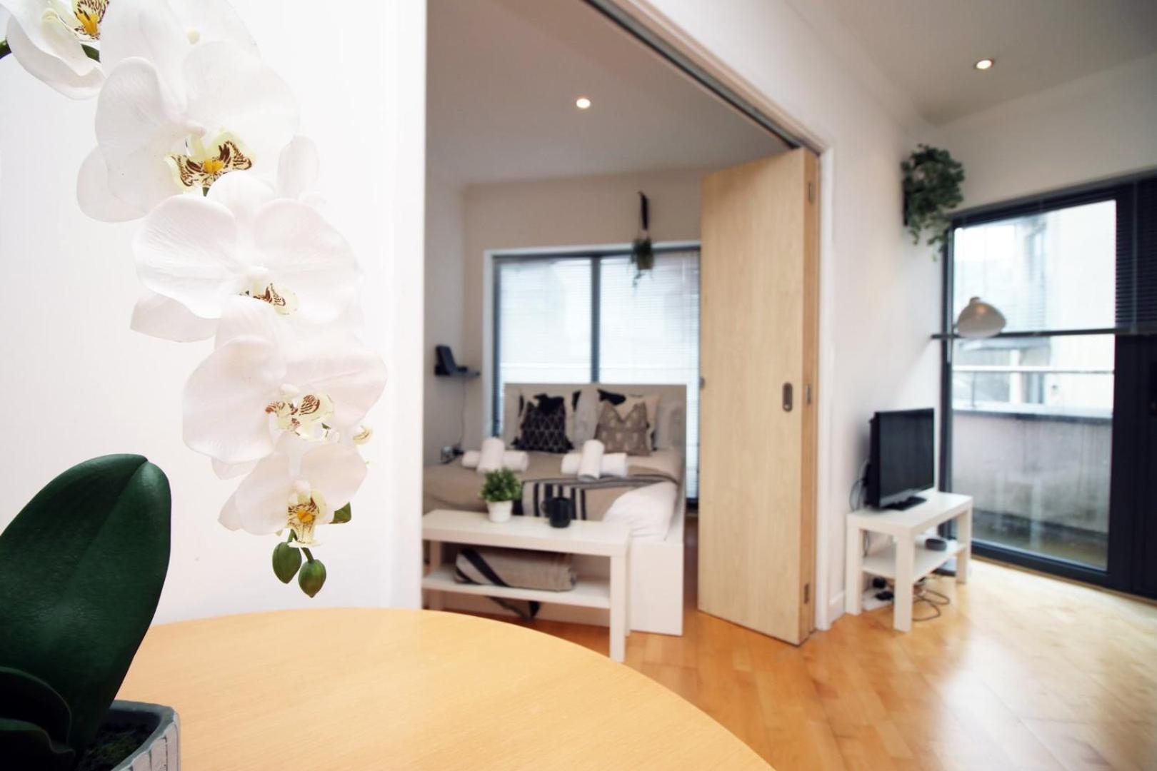 Apartment Centrally Located Spacious 2br | Cohost Partners *