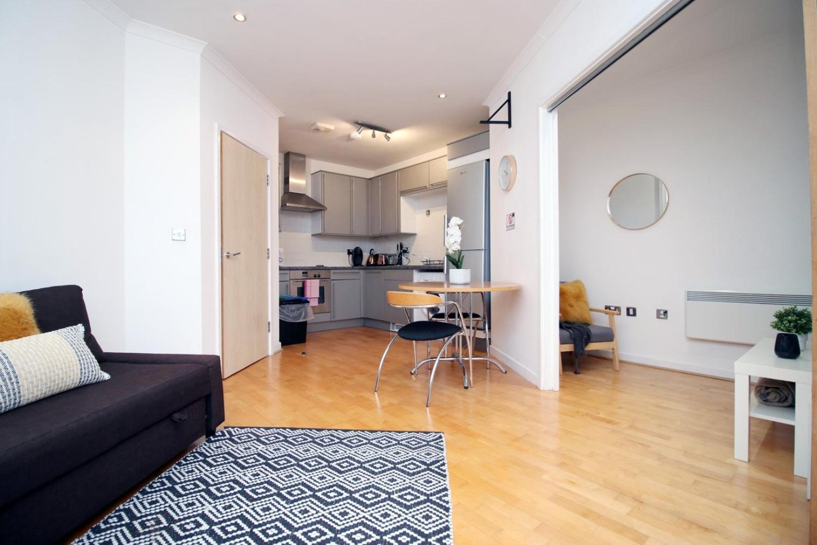 Centrally Located Spacious 2br | Cohost Partners Apartment