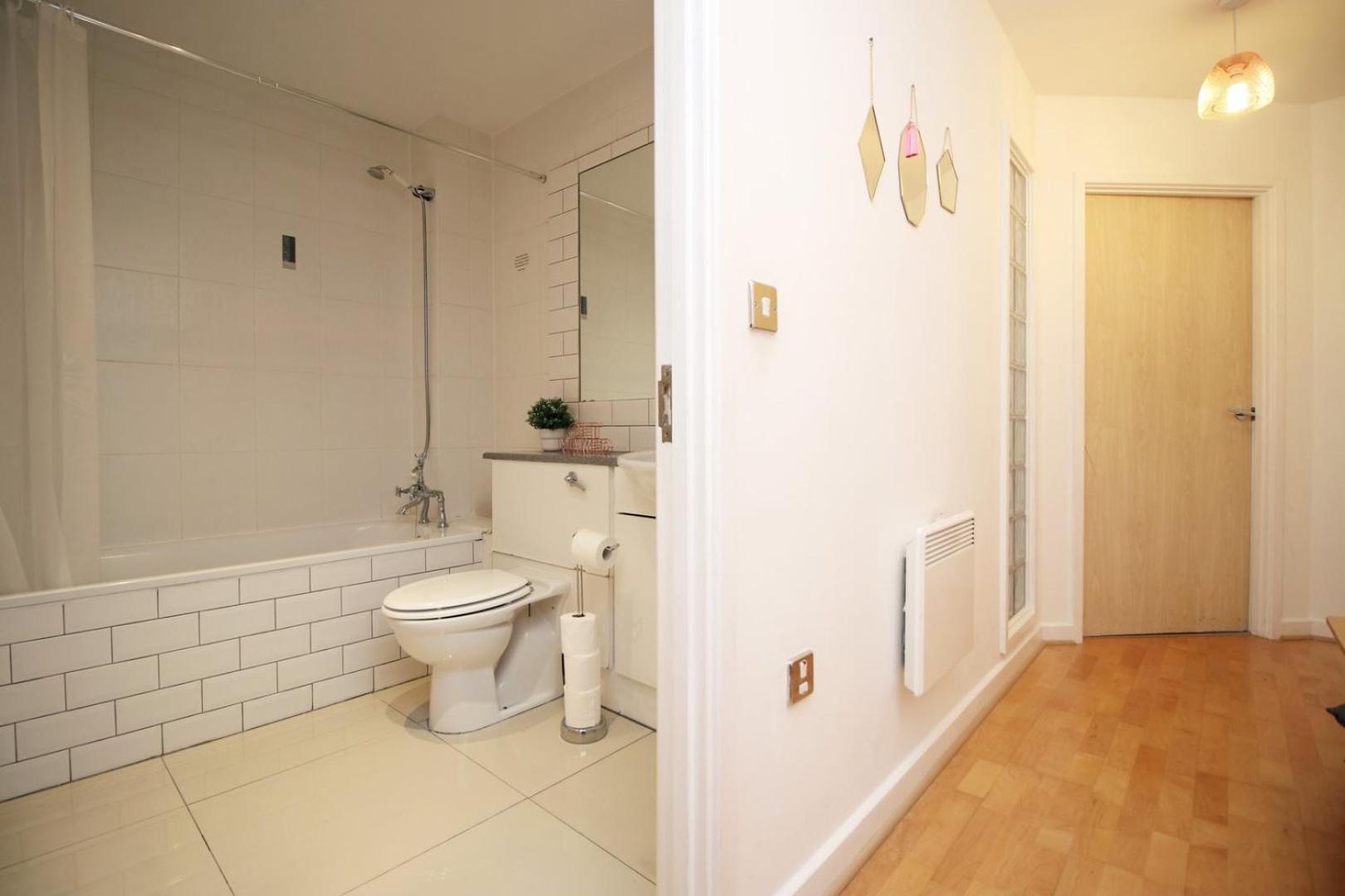 Centrally Located Spacious 2br | Cohost Partners