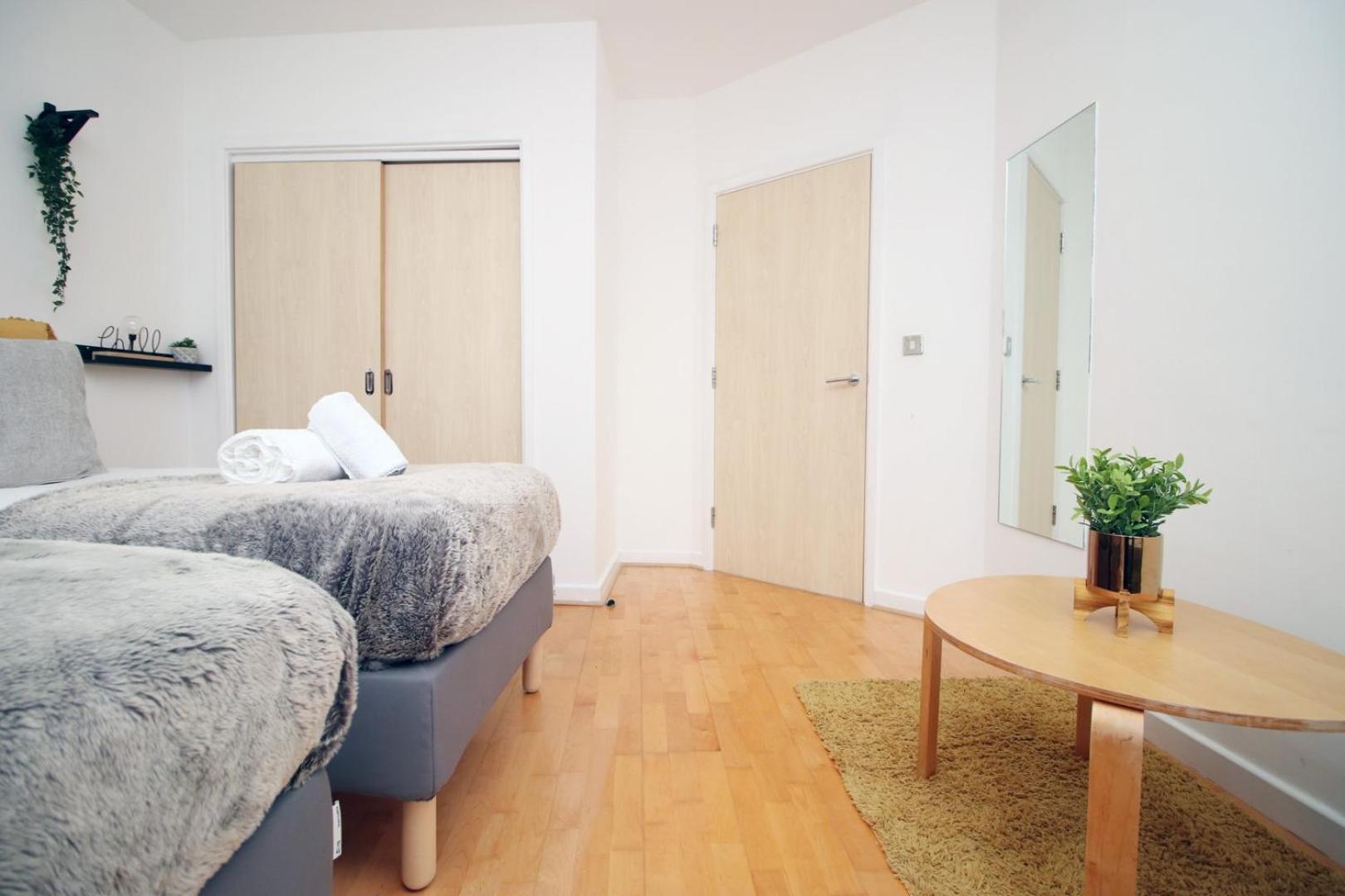 Apartment Centrally Located Spacious 2br | Cohost Partners *